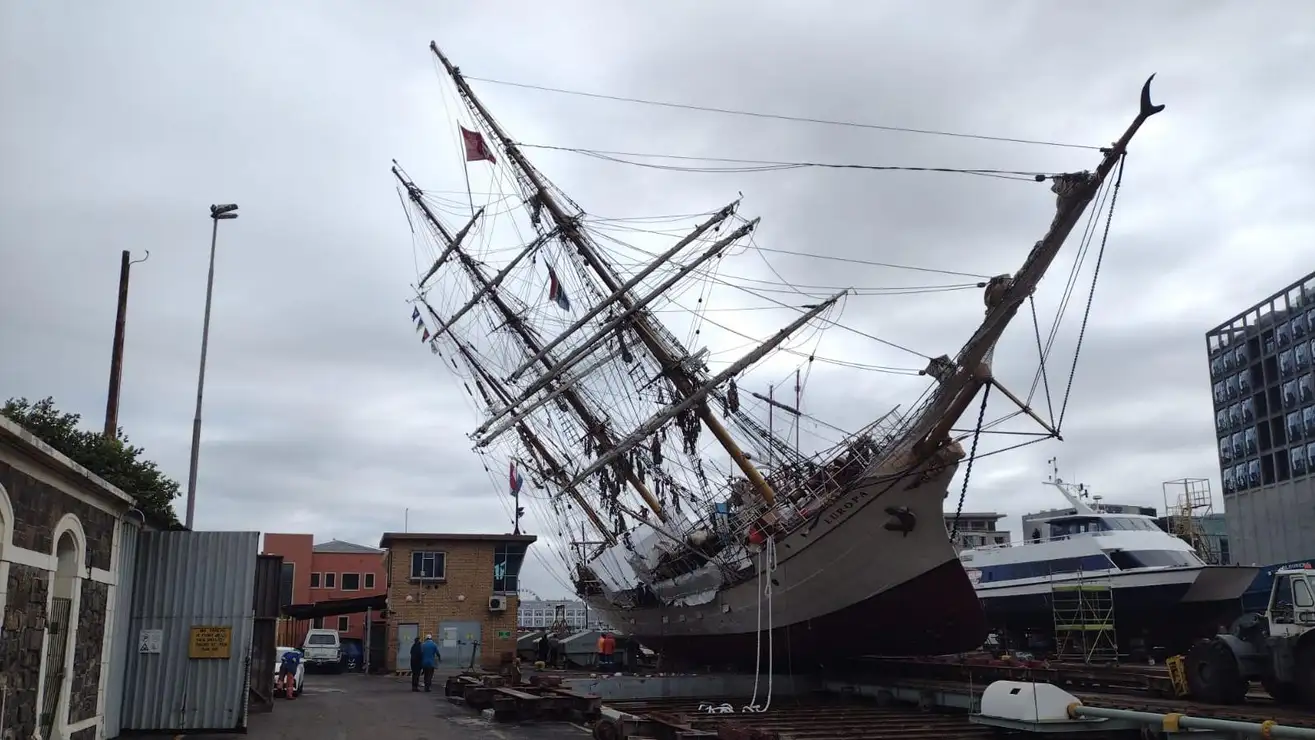 Bark Europa Tips in South African Dry Dock