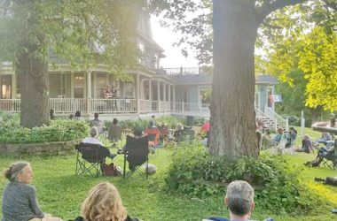 Old Oak Inn B&B - Soldier's Grove Sea Shanty Society Sing