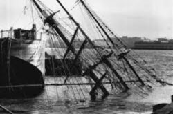 Regina Maris sinks at dock during Hurricane Bob (5 Jan 1994)